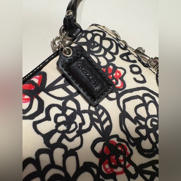 Coach | Poppy Floral Graffiti | Wristlet - Picture 2 of 3